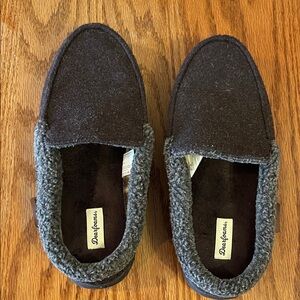 Dearfoams Men's Dark Brown Slippers